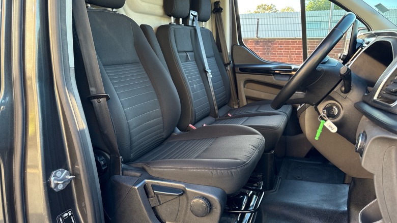 Ford Transit Custom 340 L1 Diesel Fwd 2.0 EcoBlue 170ps Low Roof Limited Van Auto